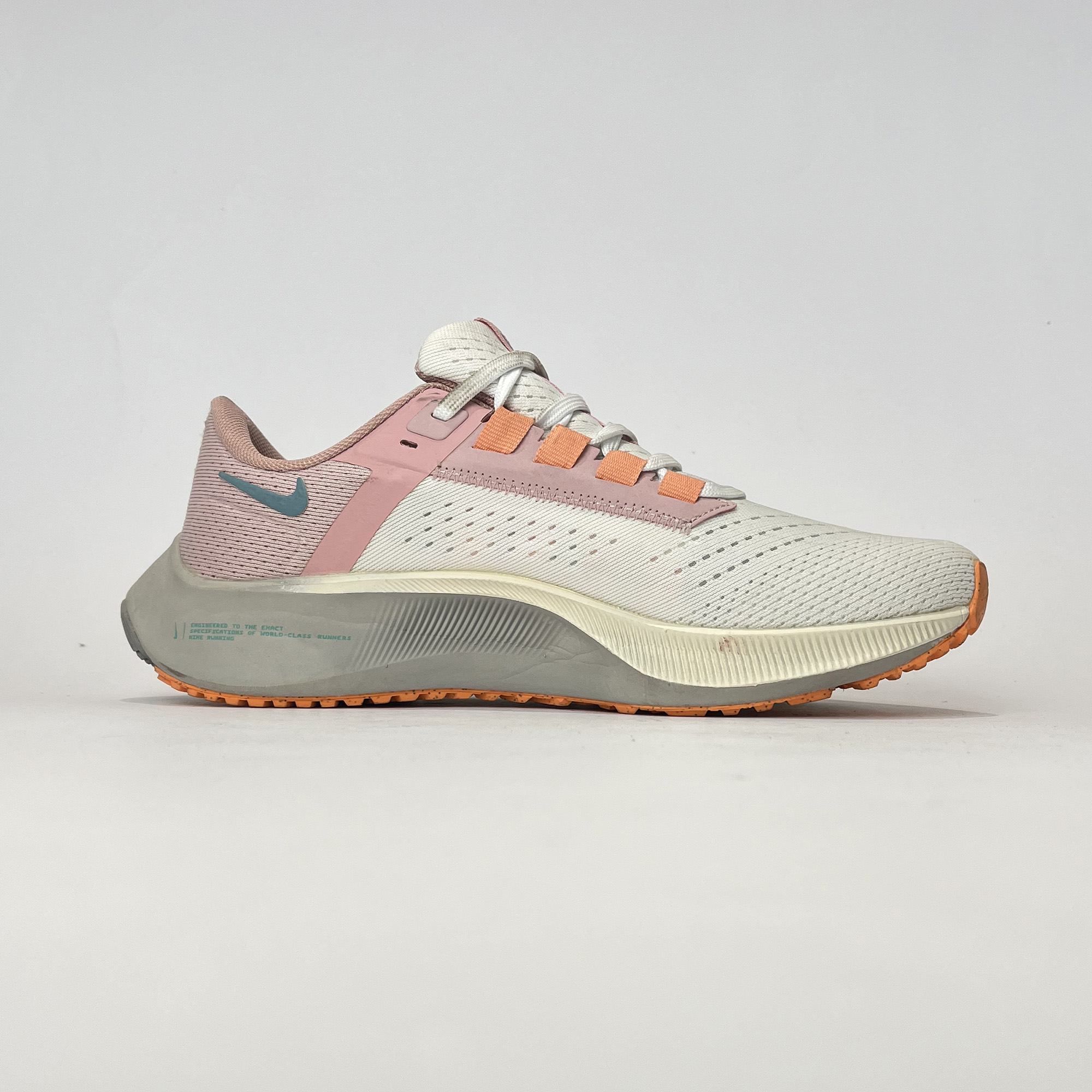 کفش راحتی نایک زوم پگاسوس Air zoom pegasus 38 کرم صورتی Z20