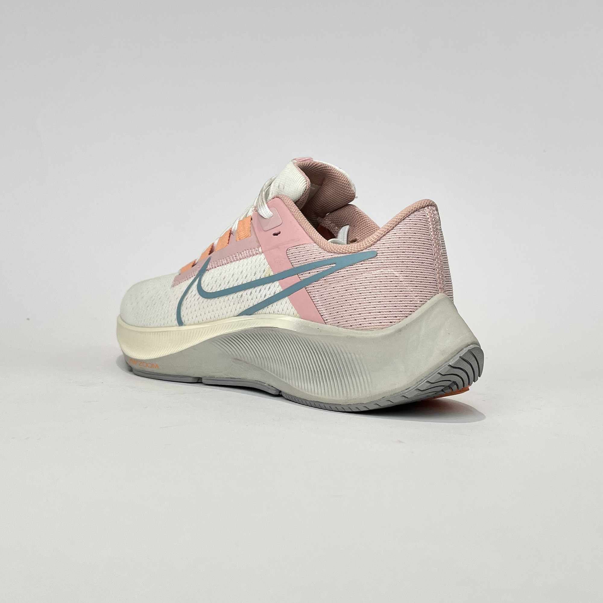 کفش راحتی نایک زوم پگاسوس Air zoom pegasus 38 کرم صورتی Z20