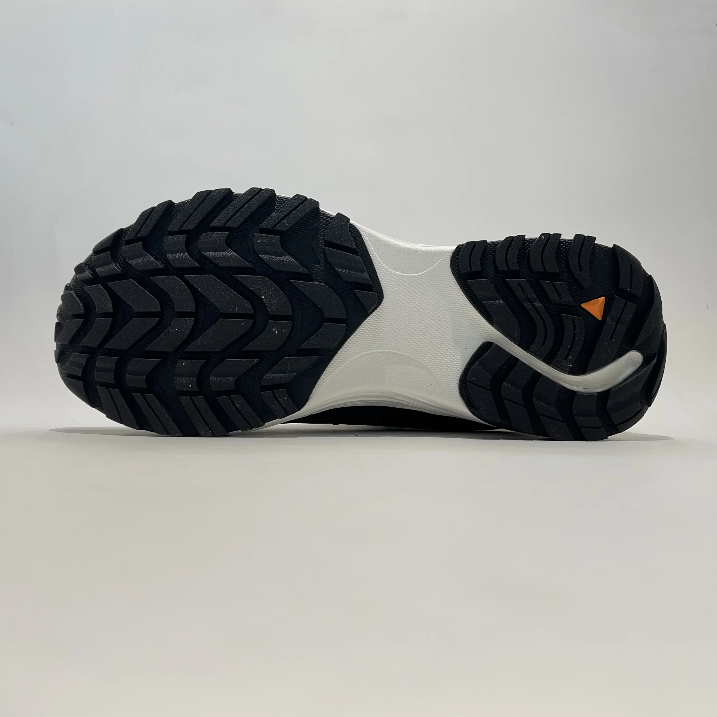 کفش ضدآب مردانه آی رانر I-RUNNER رنگ مشکی سفید رویه برزنتی کد A386